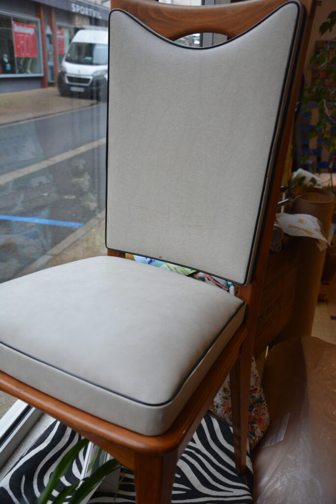 chaise années 60 style scandinave simili cuir